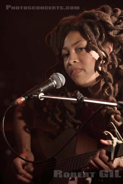 VALERIE JUNE - 2012-11-12 - PARIS - La Maroquinerie - 